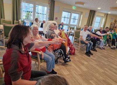 Sitztanz - Tanzen kennt kein Alter! – Bild 2